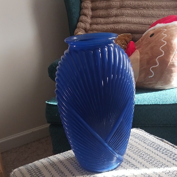Anchor Hocking Cobalt Blue Ribbed Vase - Picture 7 of 7